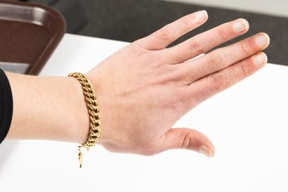 Solid bracelet in yellow gold, American mesh,...