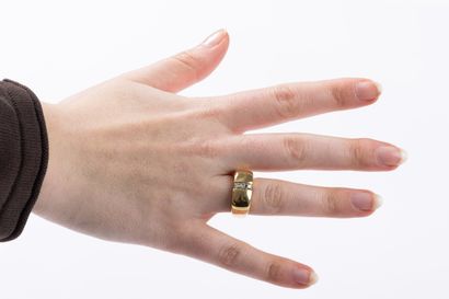 MAUBOUSSIN
Yellow gold signet ring set with...