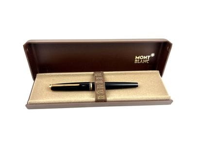 MONTBLANC
Fountain pen n°221 P, in black...
