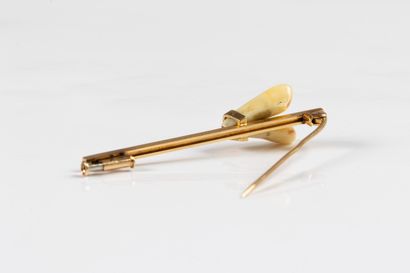 Yellow gold barrette brooch decorated with...