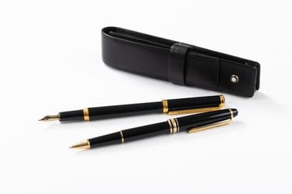 MONTBLANC
Black resin and gold-plated ballpoint...