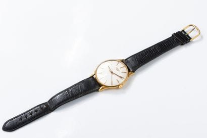 LONGINES circa 1965 
Gold-plated wristwatch,...