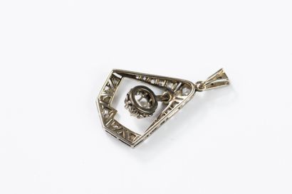 Hexagonal gold and platinum Art Deco pendant...