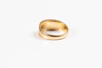Massive signet ring in yellow gold, monogrammed...