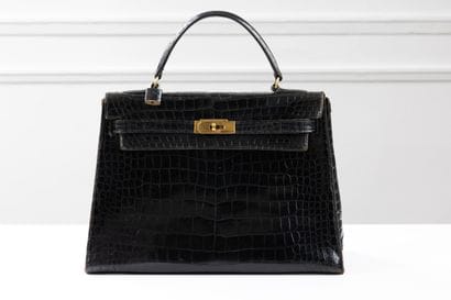 HERMES
32 cm Kelly bag in black Porosus crocodile...