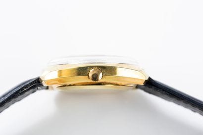 BUCHERER circa 1970/75. 
Gold-plated wristwatch...