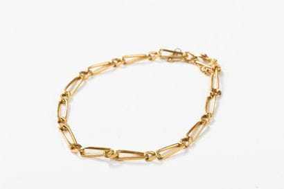 Yellow gold 1/1 alternating mesh bracelet....