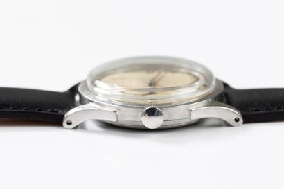OMEGA circa 1940. 
Steel wristwatch, round...