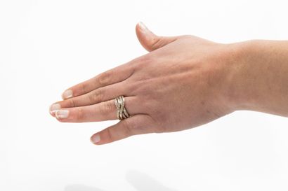 Ring in yellow gold with interlaced wires...
