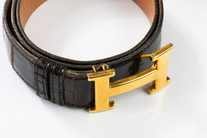 HERMES
H belt in brown porosus crocodile
Gold-plated...