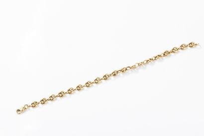 Yellow gold bracelet in coffee bean stitch....