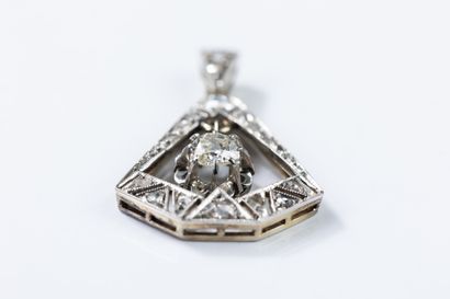 Hexagonal gold and platinum Art Deco pendant...