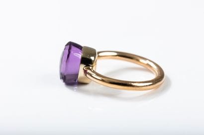 POMELLATO
Yellow gold ring set with an amethyst....