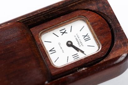 VAN CLEEF & ARPEL n°4509. 
Reissue of a model...