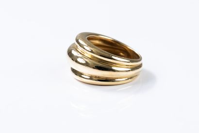 MAUBOUSSIN 
Yellow gold ring forming three...