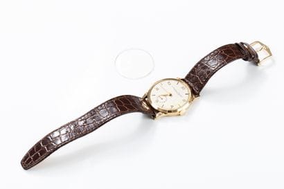 IWC Schaffhausen circa 1955/60. 
Gold wristwatch,...