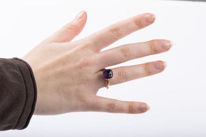 POMELLATO
Yellow gold ring set with an amethyst....