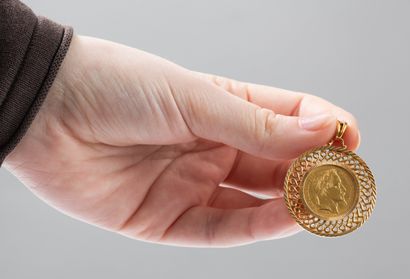 Yellow gold pendant adorned with a 20-franc...