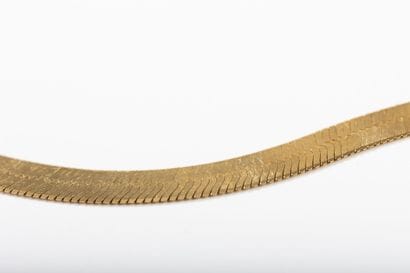 Yellow gold necklace with mirror finish (slight...