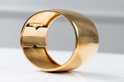 Large rigid cuff bracelet, ratchet clasp...