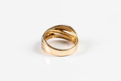 Ring in yellow gold with interlaced wires...