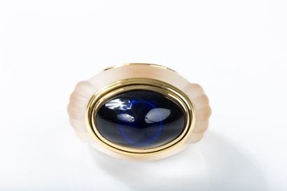 BOUCHERON - Perfume bottle-shaped clock in...