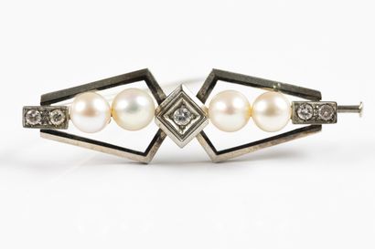Barrette brooch decorated with geometric...