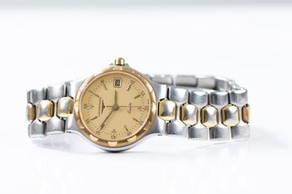 A set of three quartz ladies' watches consisting...