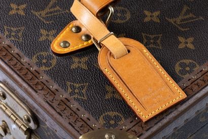 LOUIS VUITTON
Vanity case in monogram canvas...