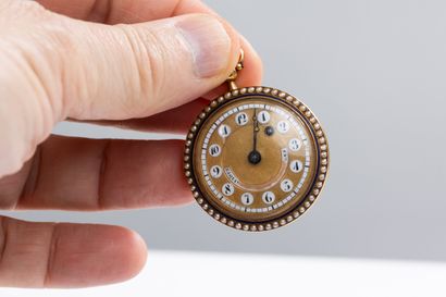 Early 19th century gold cocked collar watch.
Attractive...
