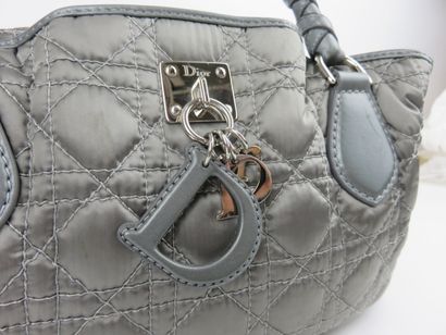 DIOR
Lady Boston