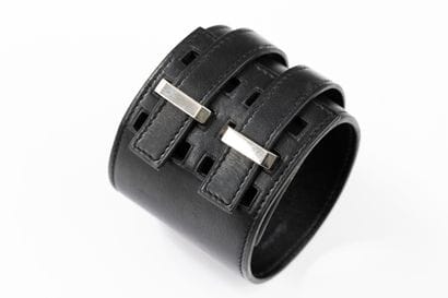 HERMES
Black leather cuff bracelet, fastened...