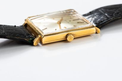 ZENITH circa 1965/69. Gold wristwatch, square...