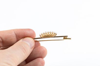 Barrette brooch in yellow gold adorned with...