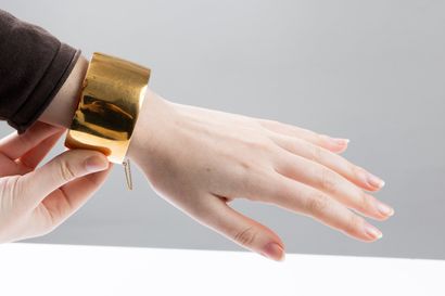 Large rigid cuff bracelet, ratchet clasp...