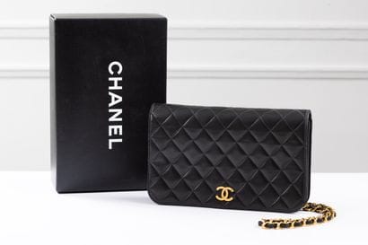 CHANEL 
Timeless