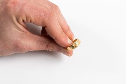 Massive signet ring in yellow gold, monogrammed...