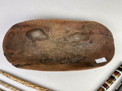 Lot consisting of a small coolamon (30 x...