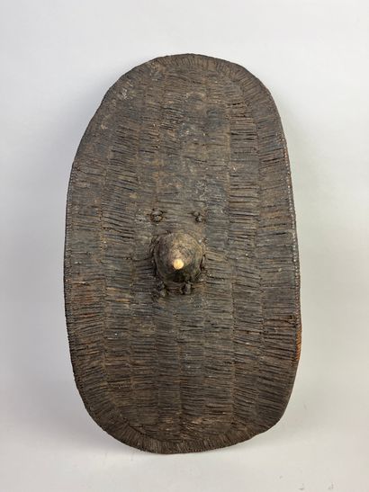 Ceremonial shield, oval, in wickerwork-covered...