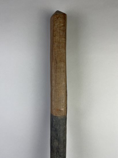 Heavy wooden war club (arma borduna). Dimensions:...