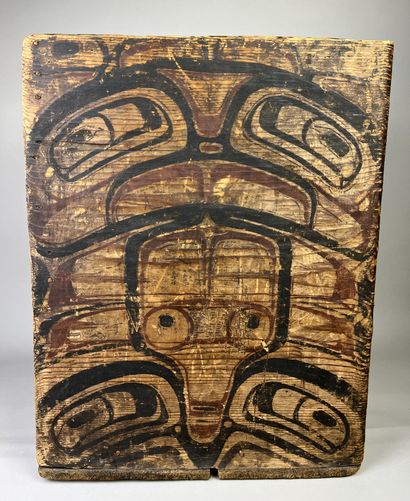 Rare folded and painted wooden box. The walls...