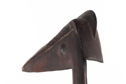 Go porowa ra maru. Mace. The long cylindrical...