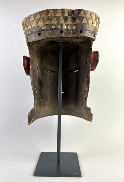 Gipogo helmet mask. This mask is used to...