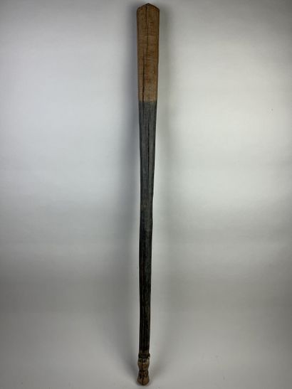 Heavy wooden war club (arma borduna). Dimensions:...