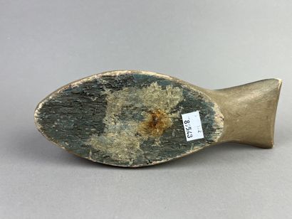 Antique wooden duck caller. Trace of polychromy....