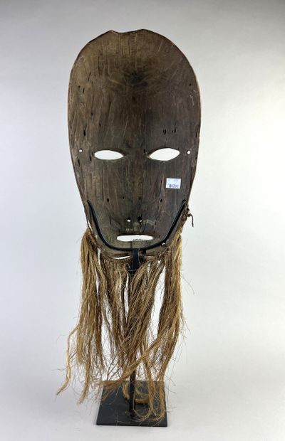 Mask with heart-shaped face. The eyes are...