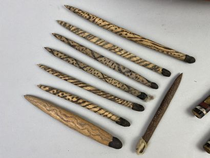 Lot consisting of a small coolamon (30 x...
