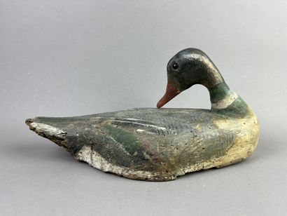 Antique wooden duck caller. Trace of polychromy....