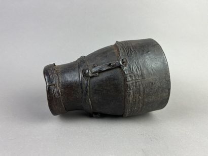 Small hand drum. Wood covered with buffalo...