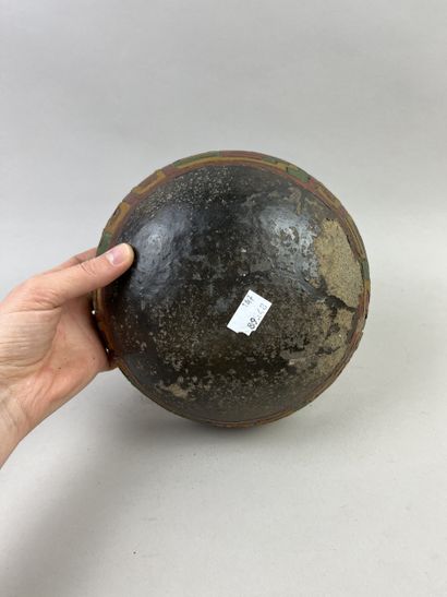Bowl with polychrome champlevé decoration...